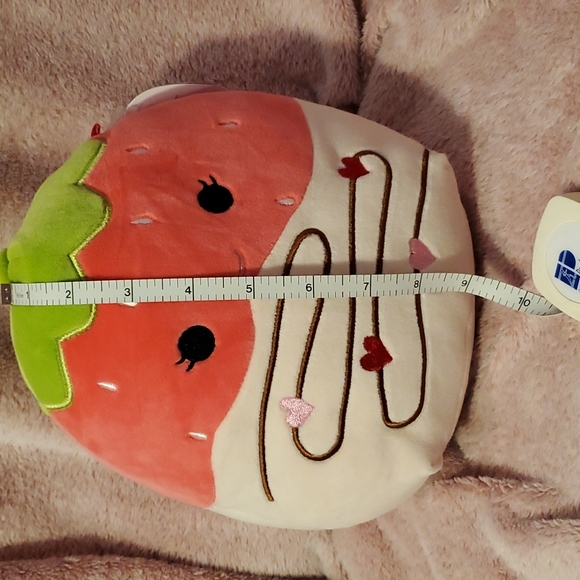 Original Squishmallow "Scarlet the Strawberry" 2023 - Picture 6 of 8